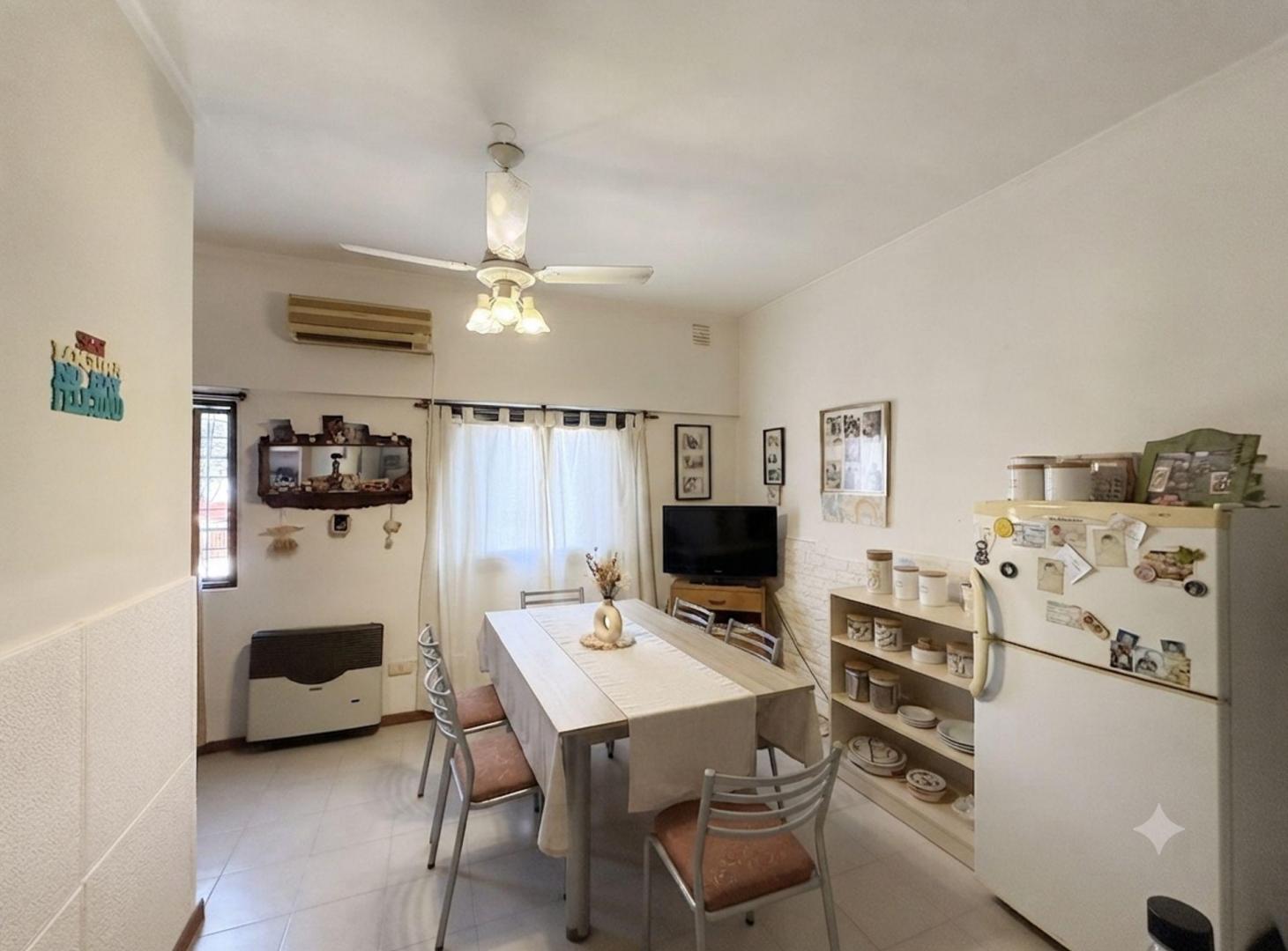 Foto de VENTA DEPARTAMENTO 1 DORMITORIO BARRIO LAS HERAS, imagen 2