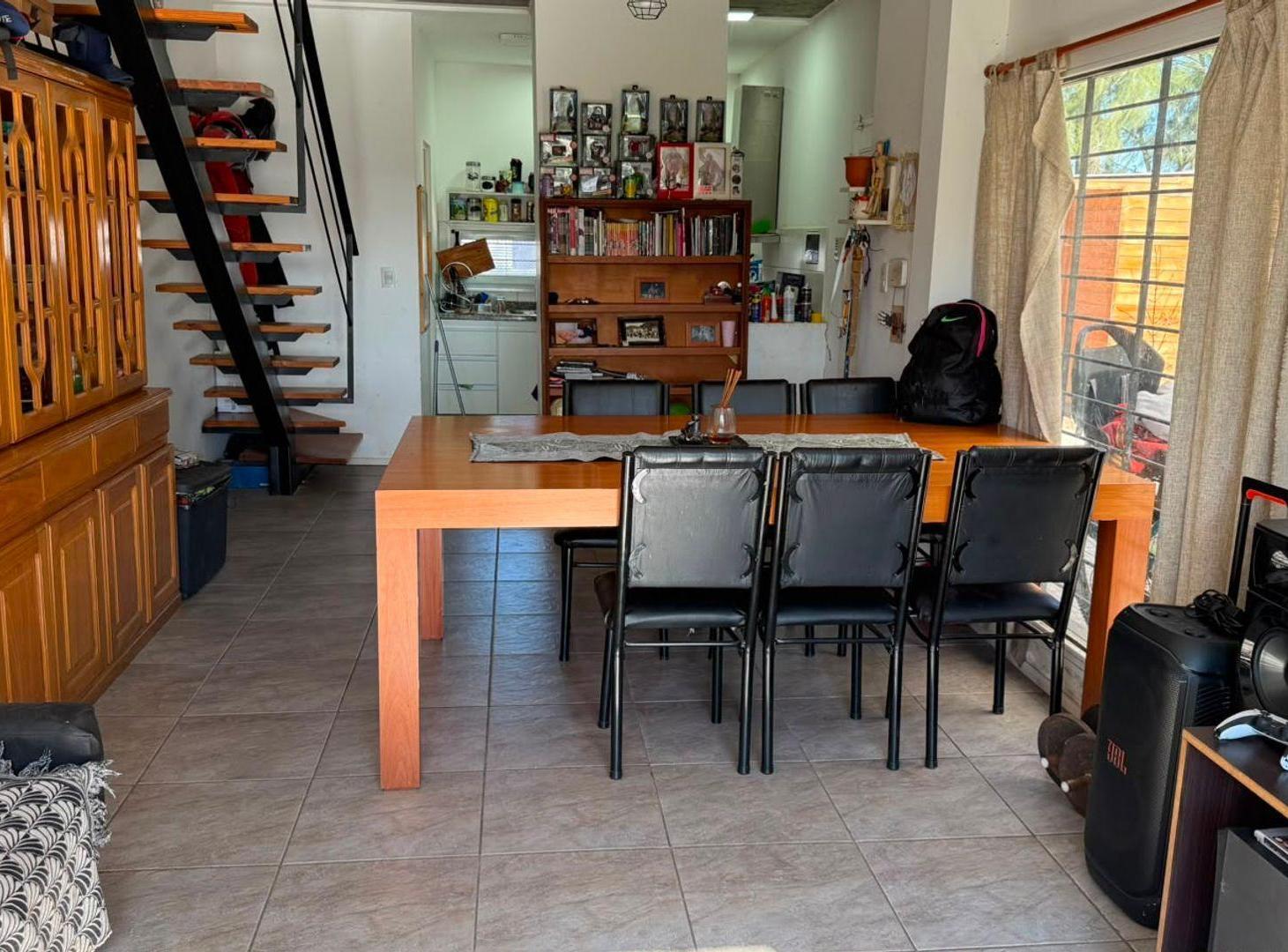 Foto de VENTA CASA 2DORMIS- BARRIO TIERRA NUEVA C/PILETA, imagen 2