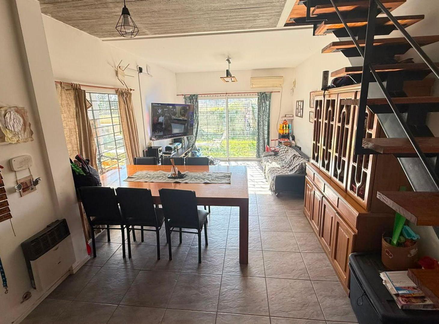Foto de VENTA CASA 2DORMIS- BARRIO TIERRA NUEVA C/PILETA, imagen 3