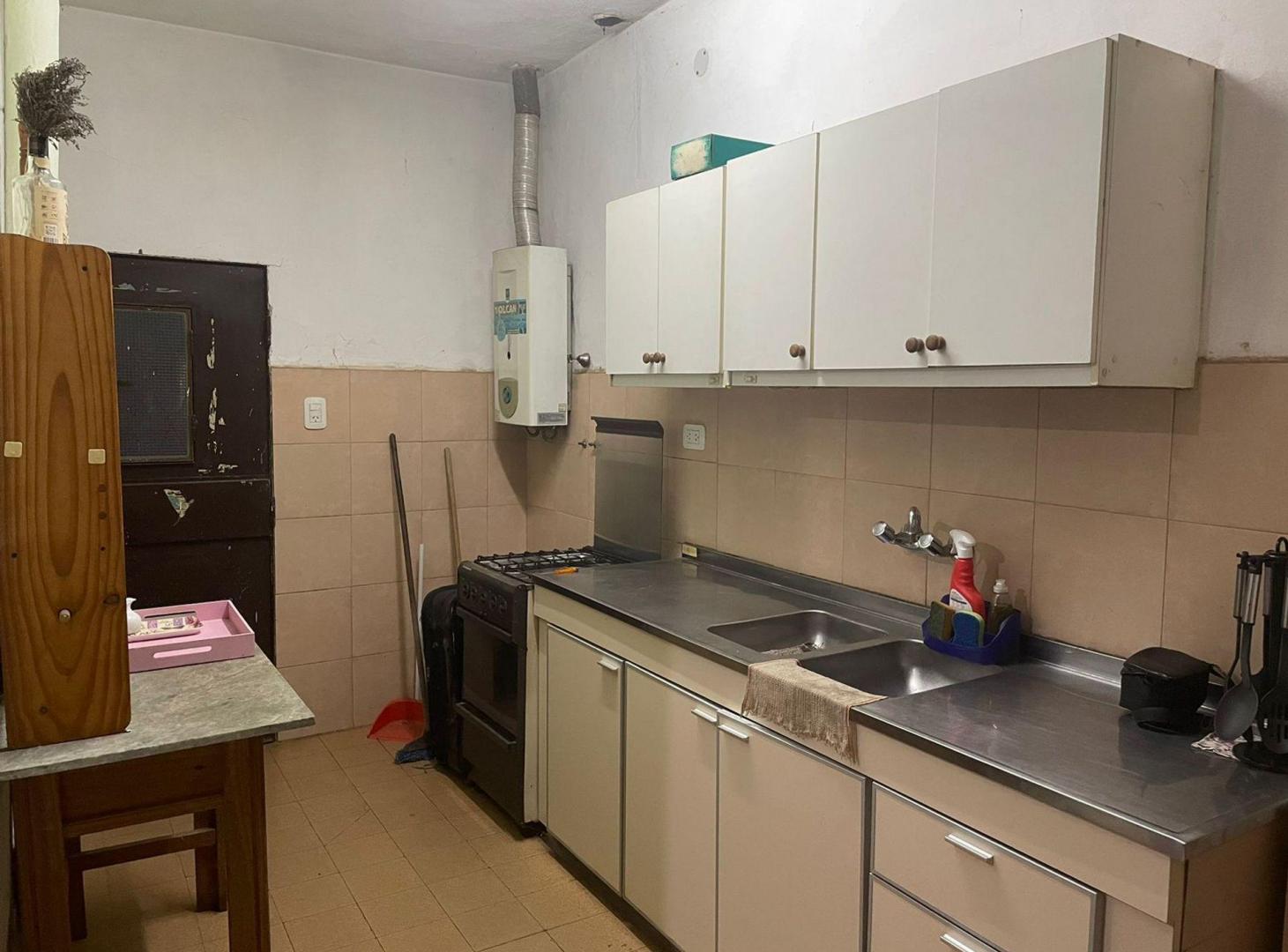 Foto de VENTA CASA DE 4DORMIS C/PILETA- PERMUTA-FLORIDA, imagen 5