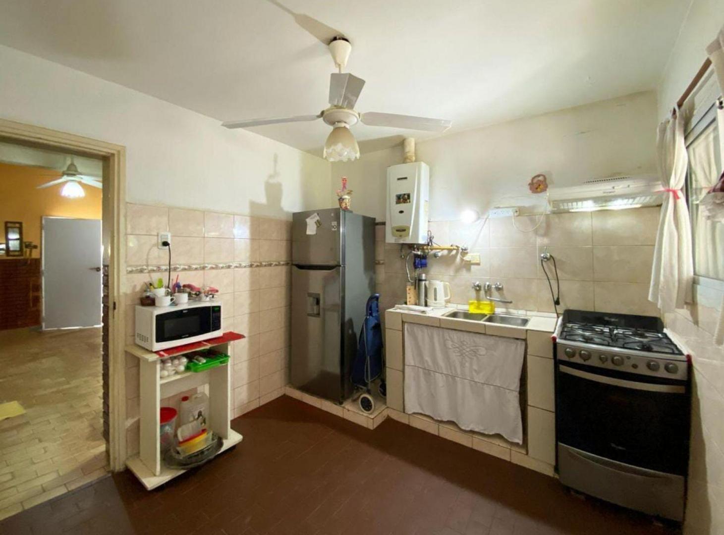 Foto de VENTA CASA 3 DORMITORIOS CON PATIO Y COCHERA, imagen 1