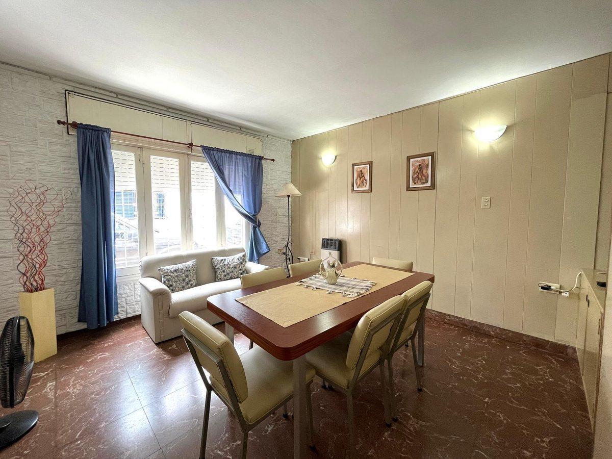 Foto de VENTA CASA 2 DORMITORIOS + DEPARTAMENTO LUIS AGOTE, imagen 1