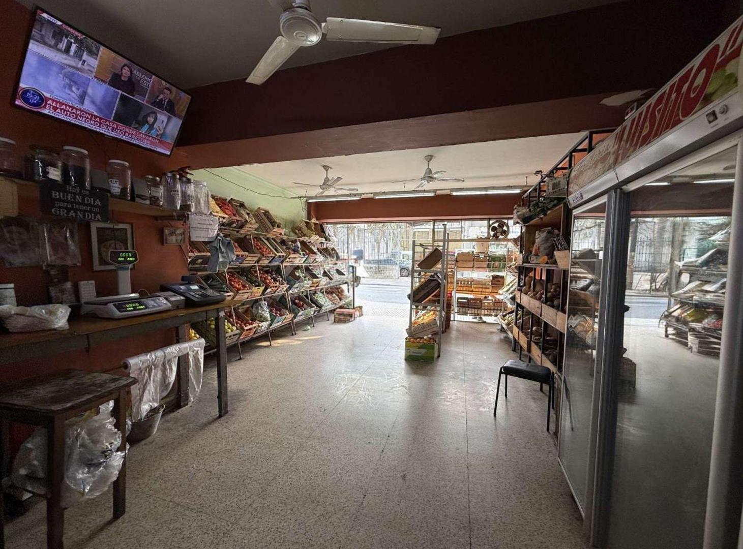 Foto de VENTA LOCAL AMPLIO EN PB AL FRENTE ZONA CENTRO, imagen 5