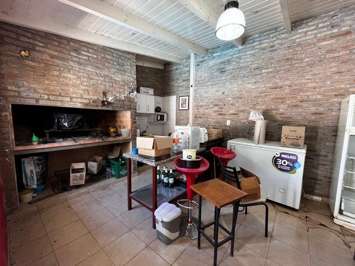 Foto de VENTA QUINCHO EN FUNES CON PILETA 1 DORMITORIO, imagen 5