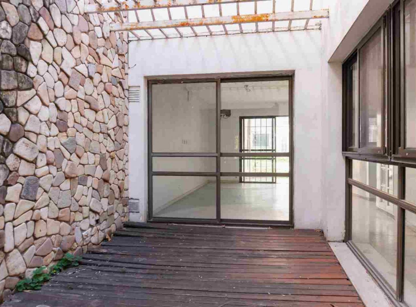 Foto de ALQUILER COMERCIAL | CASA EN BV OROÑO ROSARIO, imagen 2