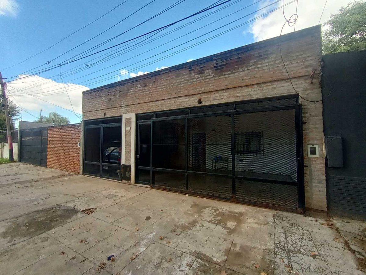 Foto de VENTA DOS CASAS COCHERA PATIO EN ZONA SUR, imagen 2