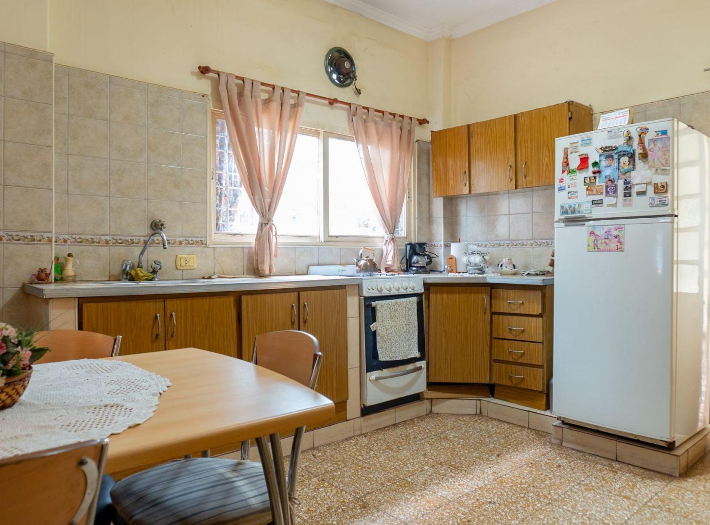 Foto de VENTA CASA 3 DORMITORIOS COCHERA ECHESORTU ROSARIO, imagen 4