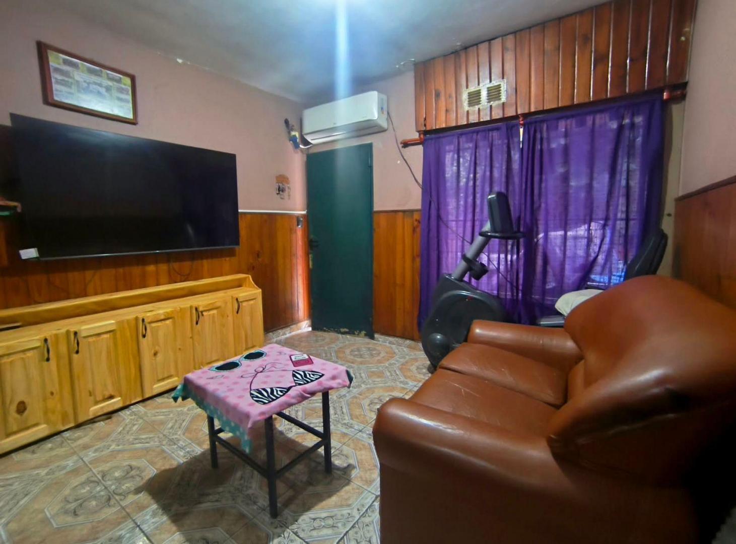 Foto de CASA EN VENTA 3 DORMITORIOS DE PASILLO, imagen 2
