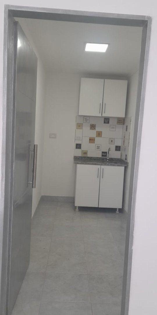 Foto de LOCAL COMERCIAL EN VENTA 254M2 BV SEGUI C/OFICINA, imagen 5