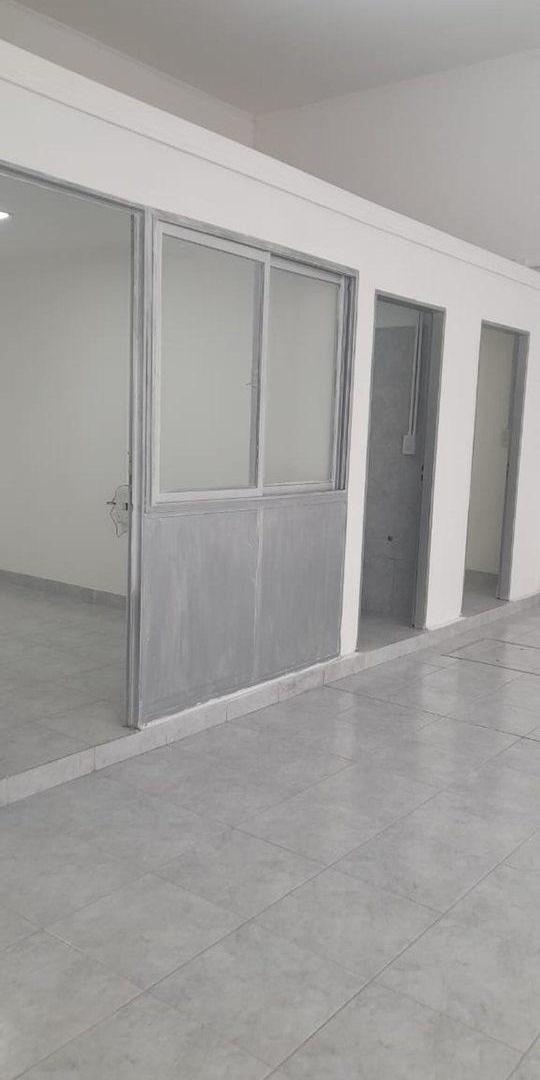 Foto de LOCAL COMERCIAL EN VENTA 254M2 BV SEGUI C/OFICINA, imagen 2