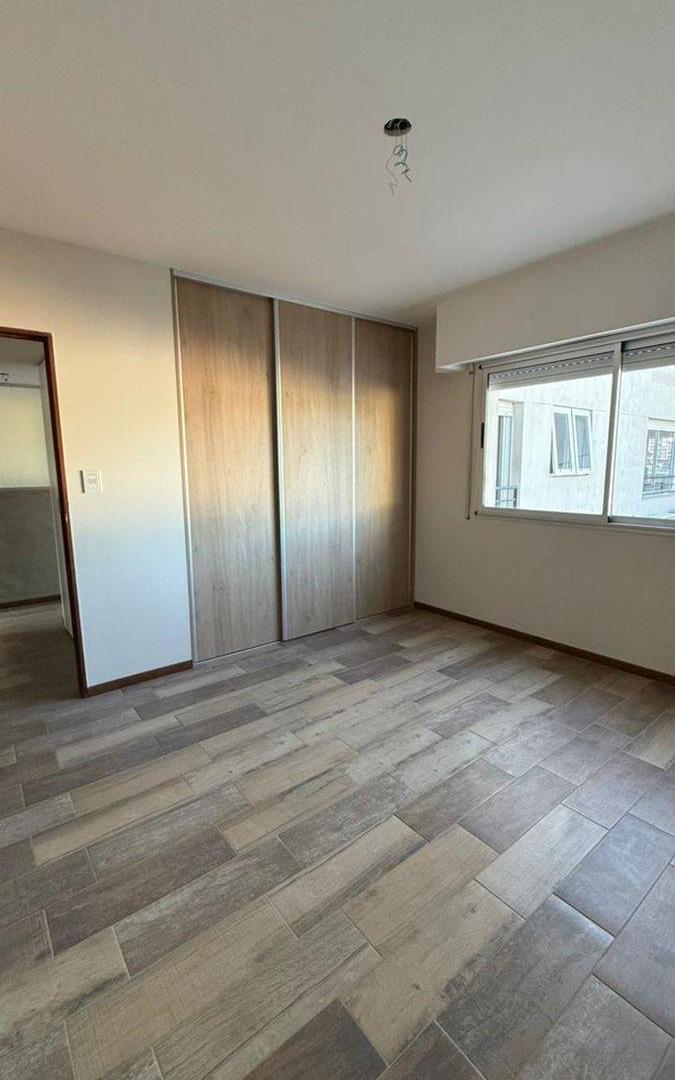 Foto de VENTA SEMI PISO 2 DORMITORIOS COCHERA REFINERIA, imagen 4