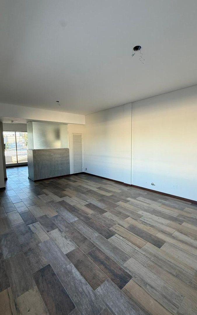 Foto de VENTA SEMI PISO 2 DORMITORIOS COCHERA REFINERIA, imagen 5