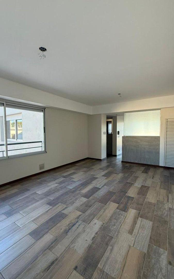 Foto de VENTA SEMI PISO 2 DORMITORIOS COCHERA REFINERIA, imagen 1