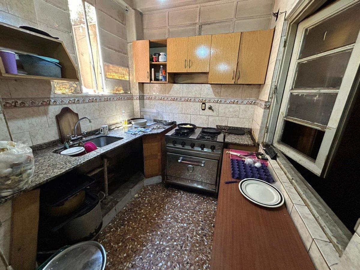 Foto de VENTA DOS CASAS Y LOCAL AL FRENTE EN PELLEGRINI, imagen 3