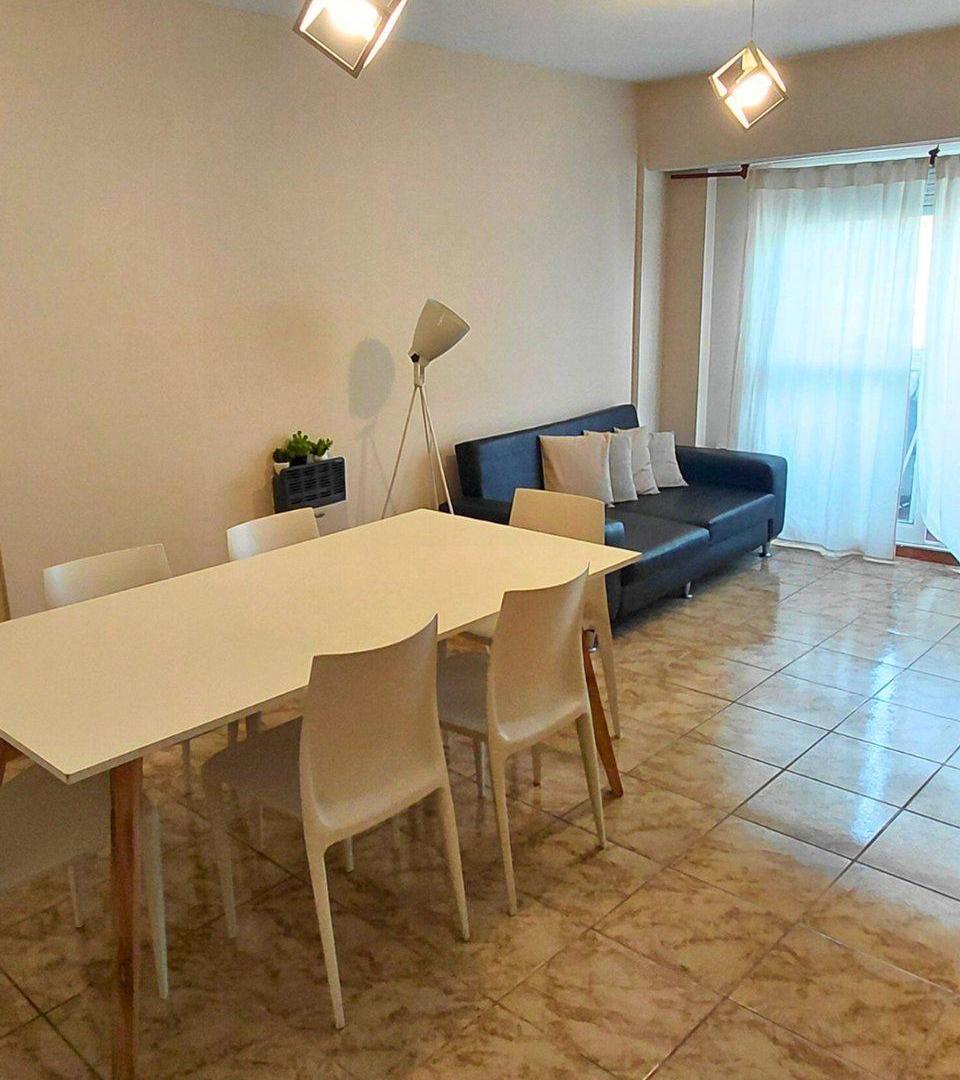 Foto de VENTA DEPARTAMENTO 2 DORMITORIOS C/BALCON CENTRO, imagen 2