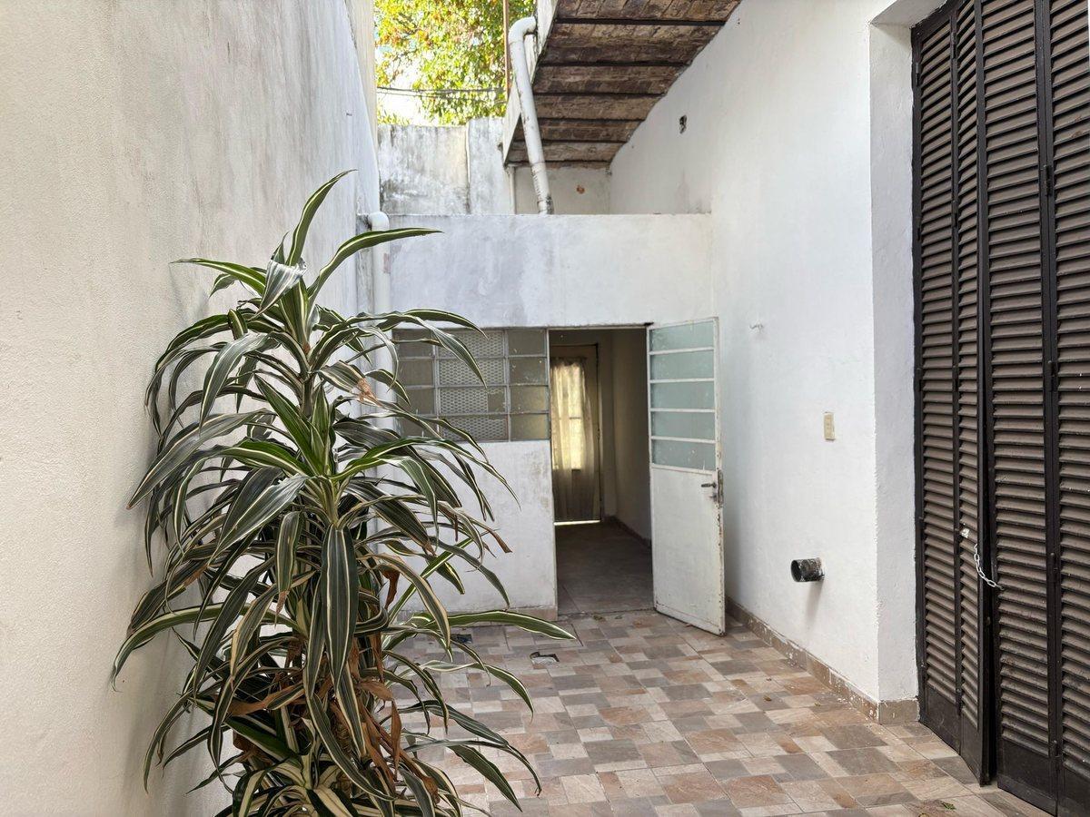 Foto de VENTA CASA DE ESTILO 1 DORM RECICLADA, LAS HERAS, imagen 4