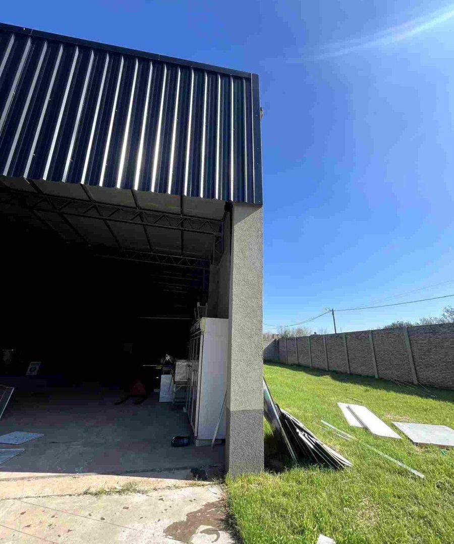 Foto de VENTA GALPON CON AMPLIO LOTE IBARLUCEA, imagen 3