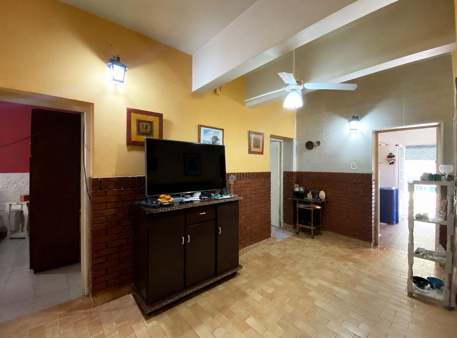 Foto de VENTA CASA 3 DORMITORIOS CON PATIO Y COCHERA, imagen 1