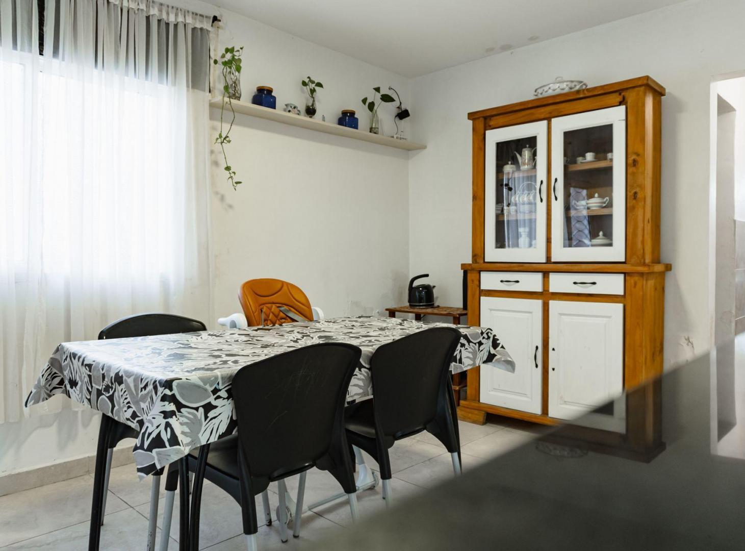 Foto de CASA DE PASILLO EN VENTA 2 DORMI PATIO TERRAZA, imagen 4