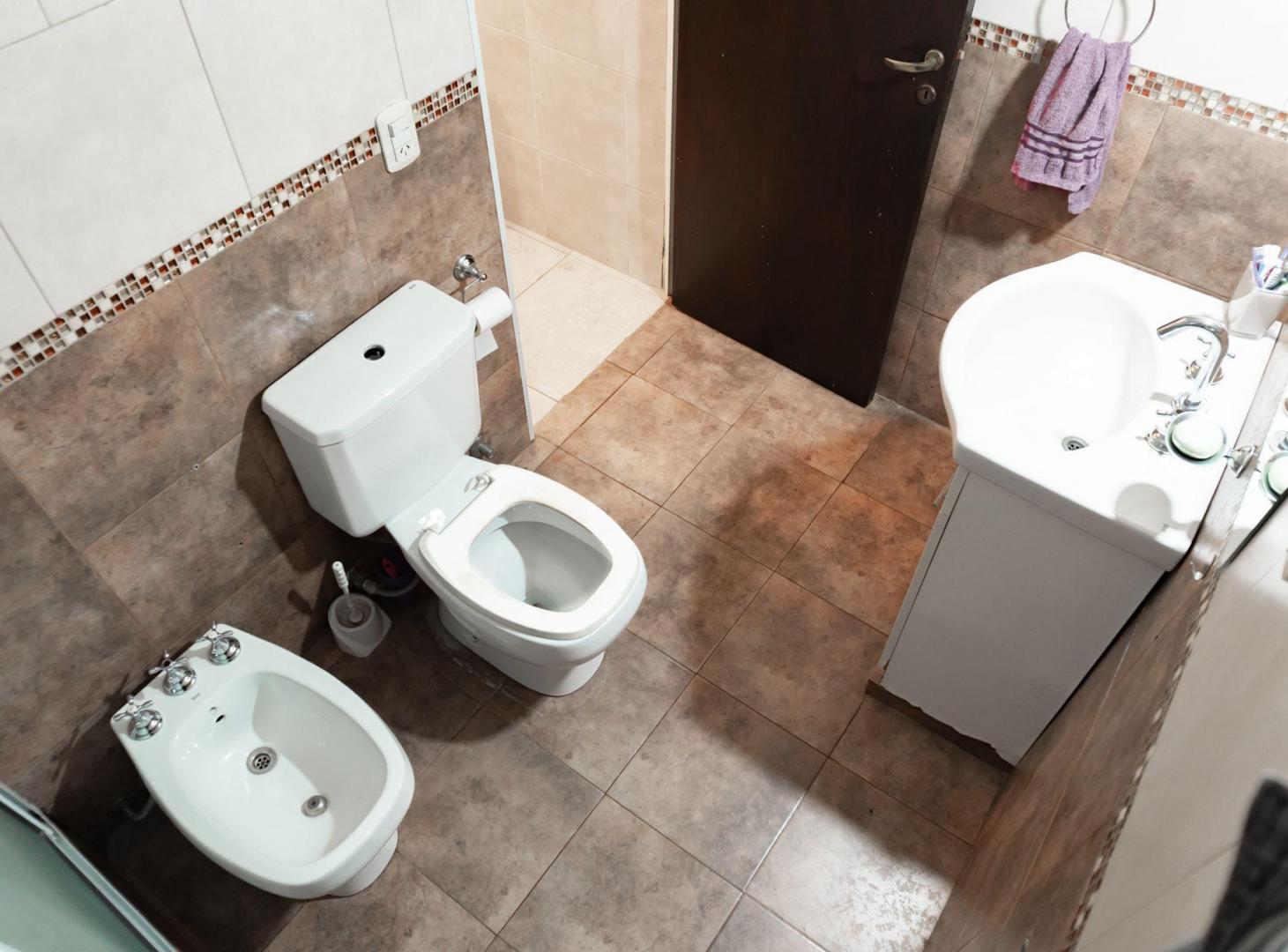 Foto de CASA DE PASILLO EN VENTA 2 DORMI PATIO TERRAZA, imagen 5