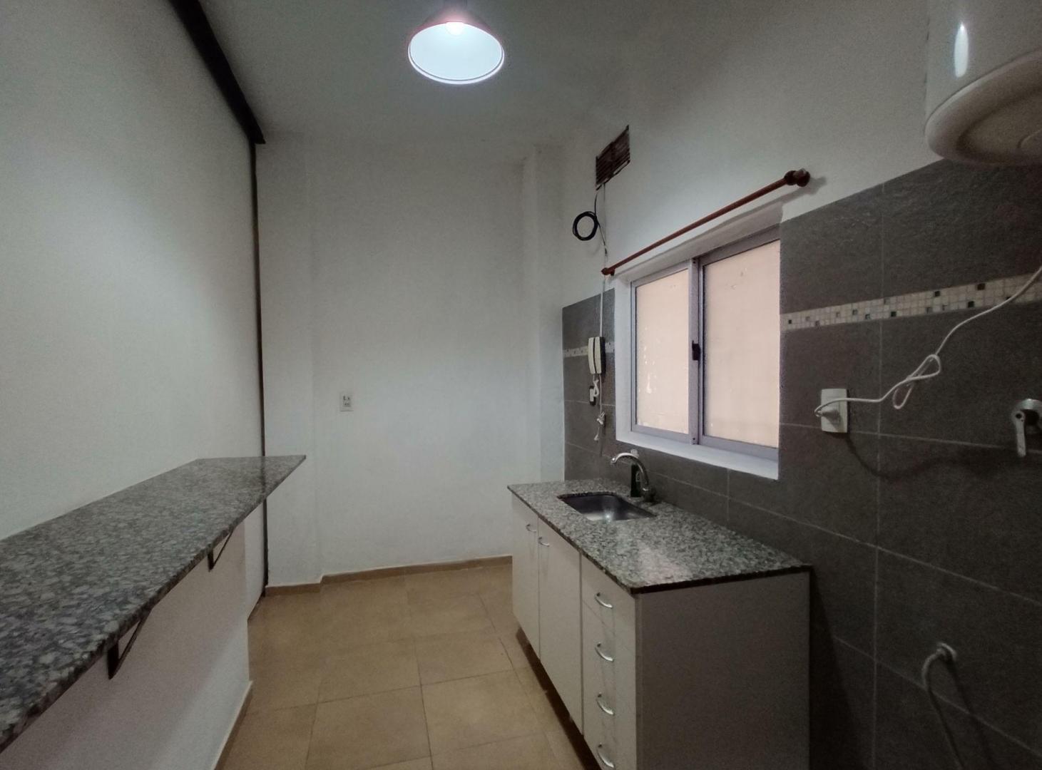 Foto de ALQUILER CASA DE PASILLO DOS DORMITORIOS TERRAZA, imagen 1