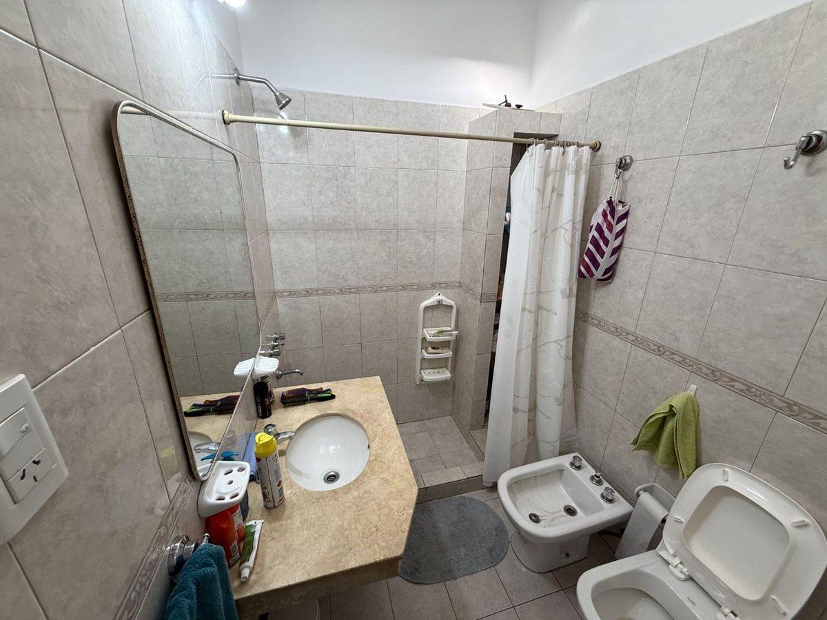 Foto de VENTA CASA 2 DORMITORIOS + COMODIN, PATIO Y PILETA, imagen 4