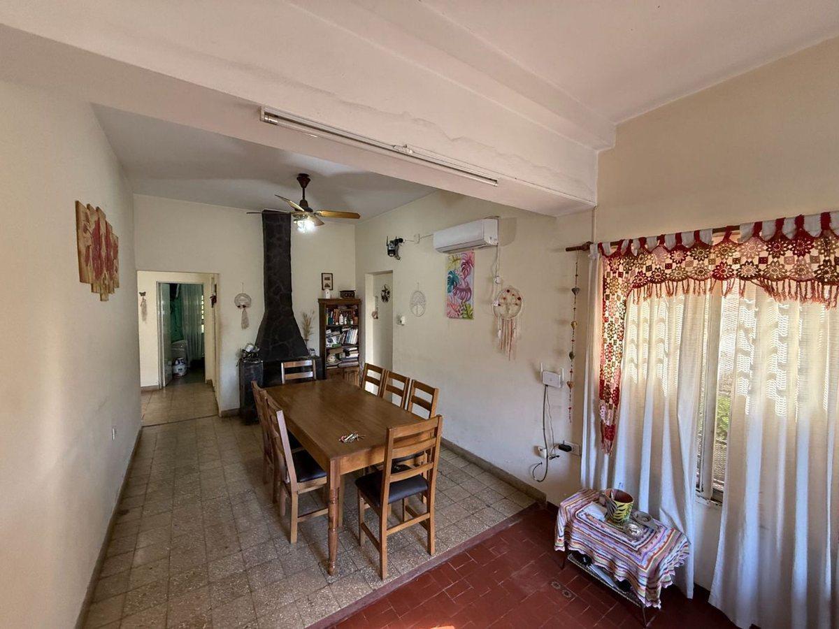Foto de VENTA CASA 2 DORMITORIOS + COMODIN, PATIO Y PILETA, imagen 1