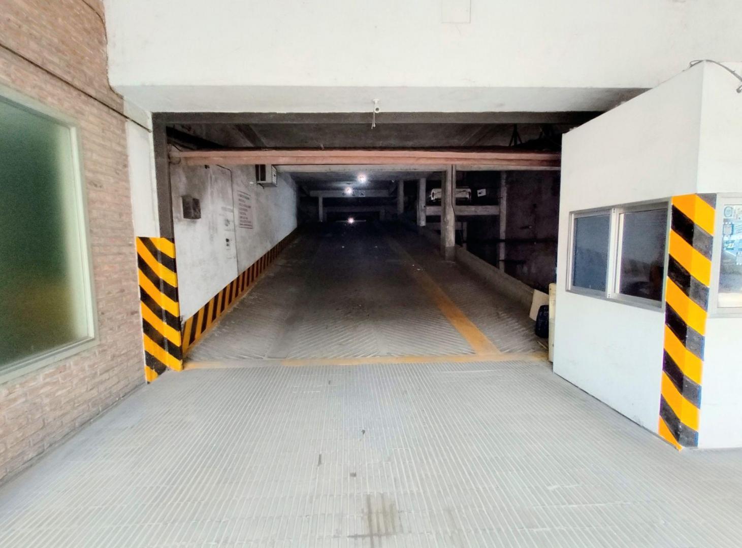 Foto de COCHERA CUBIERTA EN VENTA CENTRO ROSARIO, imagen 1