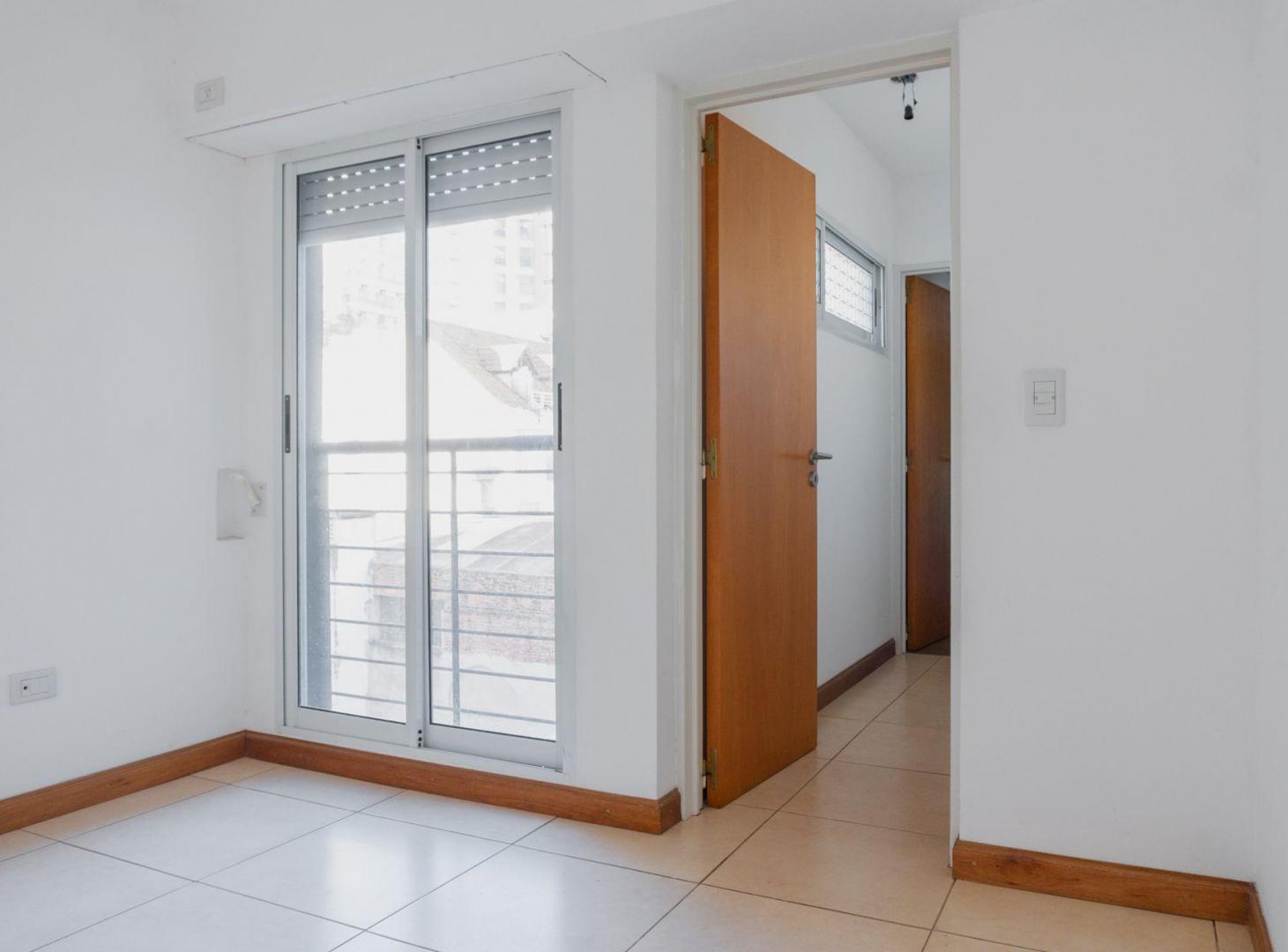 Foto de VENTA DEPARTAMENTO 1 DORMITORIO LOURDES ROSARIO, imagen 2