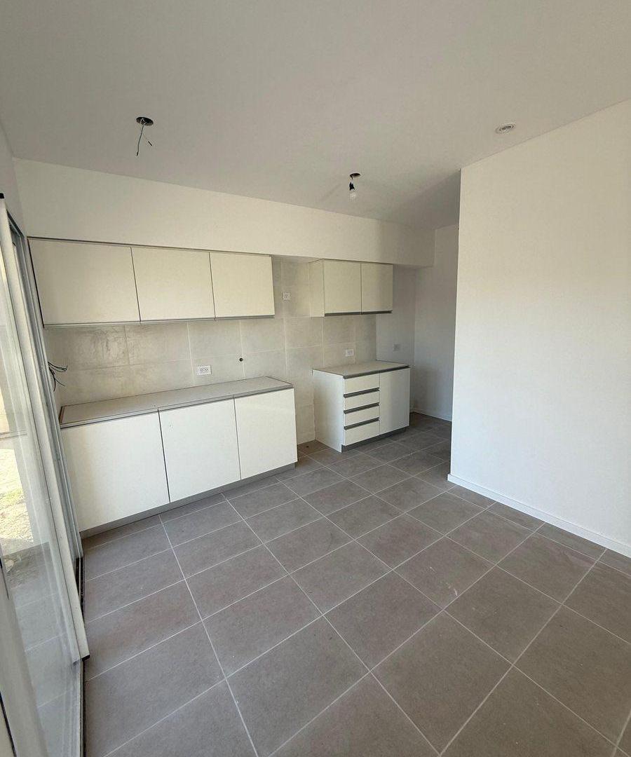 Foto de CASA EN VENTA 2 DORMITORIOS DUPLEX EN ROLDAN TS2, imagen 4