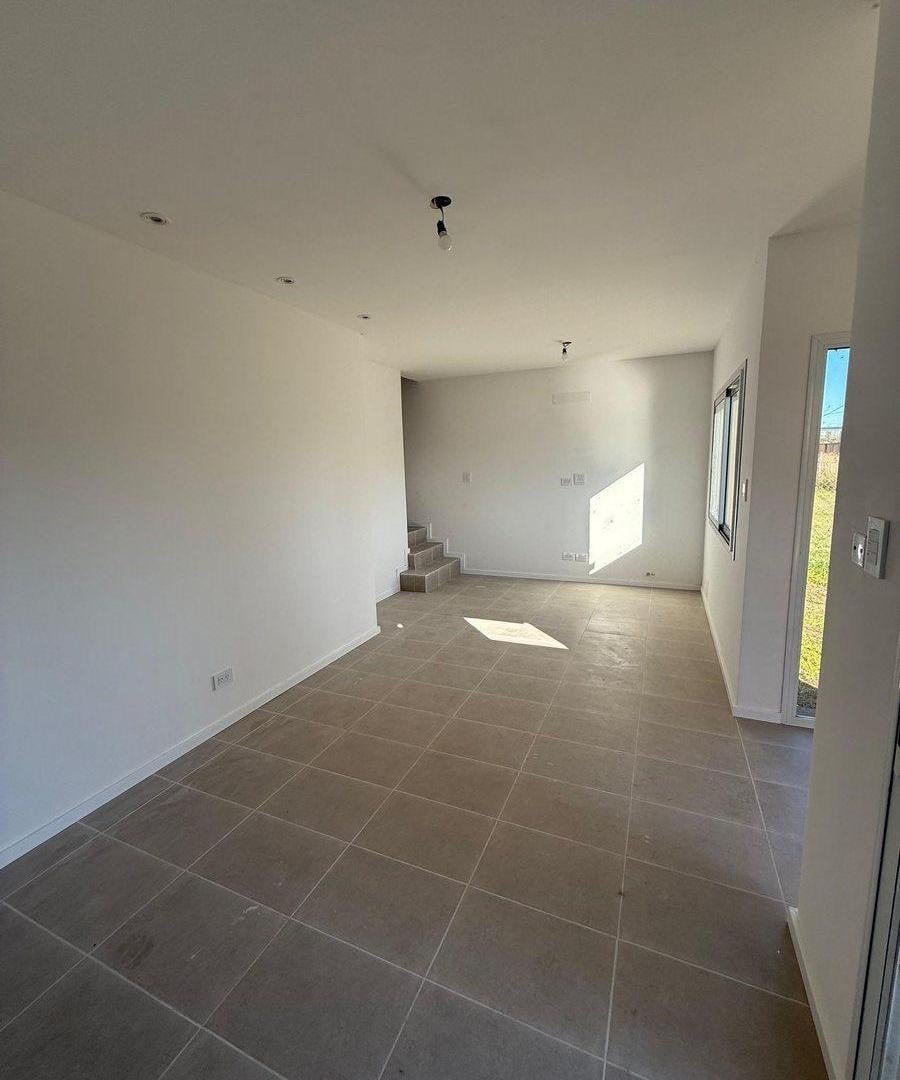 Foto de CASA EN VENTA 2 DORMITORIOS DUPLEX EN ROLDAN TS2, imagen 1