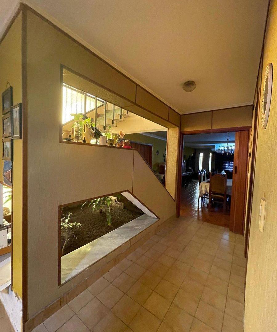 Foto de CASA 4 DORMITORIOS JARDIN 2 COCHERAS TIRO SUIZO, imagen 1