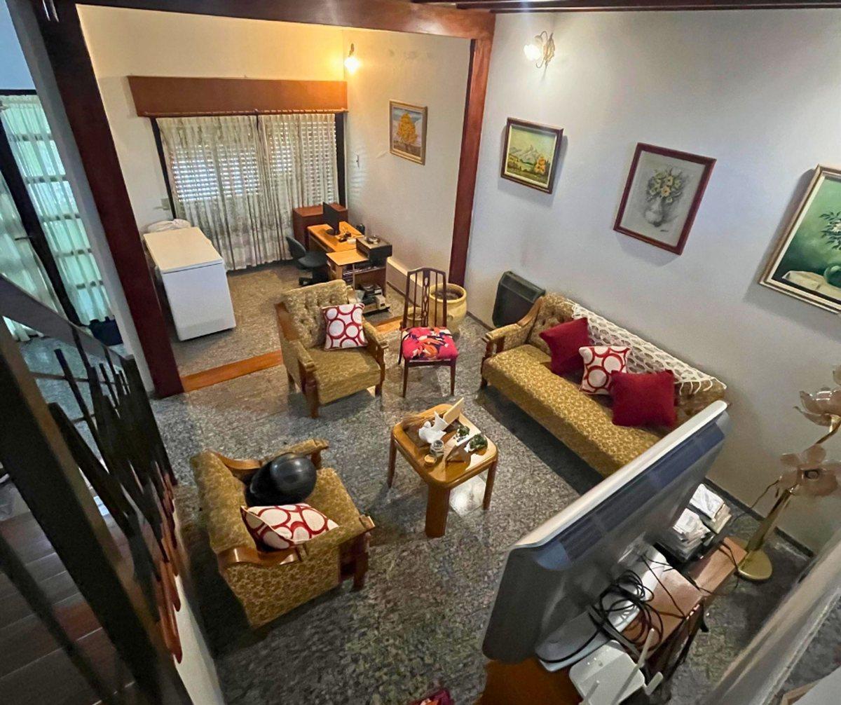 Foto de VENTA CASA 4 DORMITORIOS AZCUÉNAGA APTA CREDITO, imagen 1