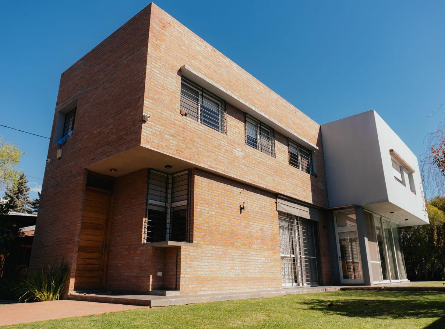 Foto de CASA DE DISEÑO 3 DORMITORIOS CON PILETA ALDEA, imagen 2