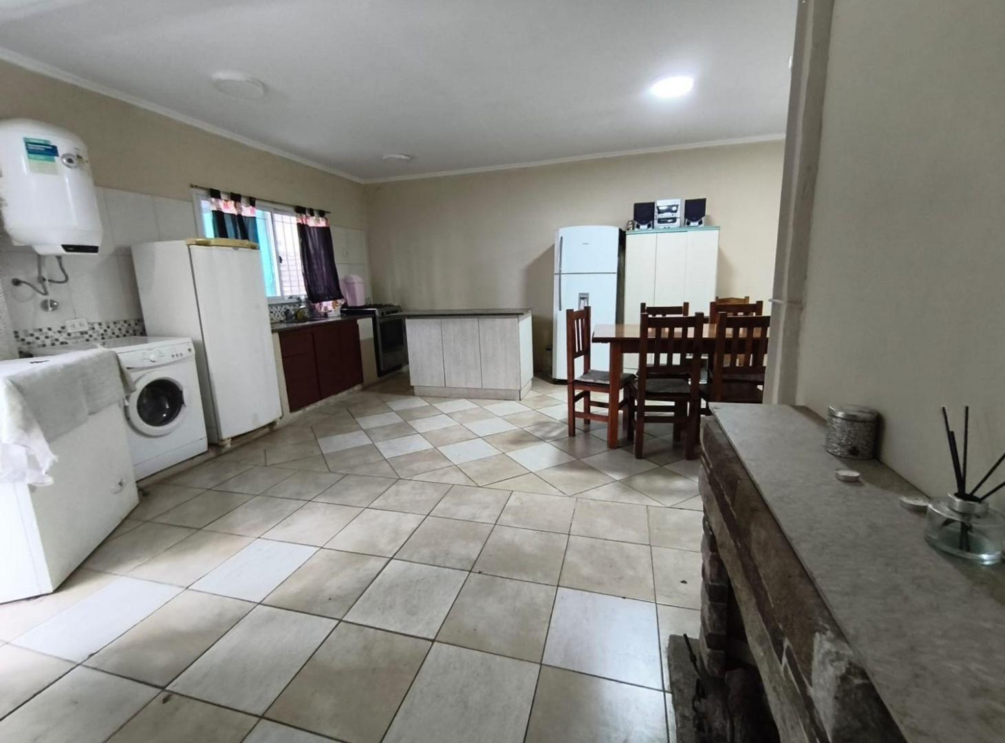 Foto de CASA EN VENTA 3 DORMITORIOS ACEPTA PERMUTA, imagen 2