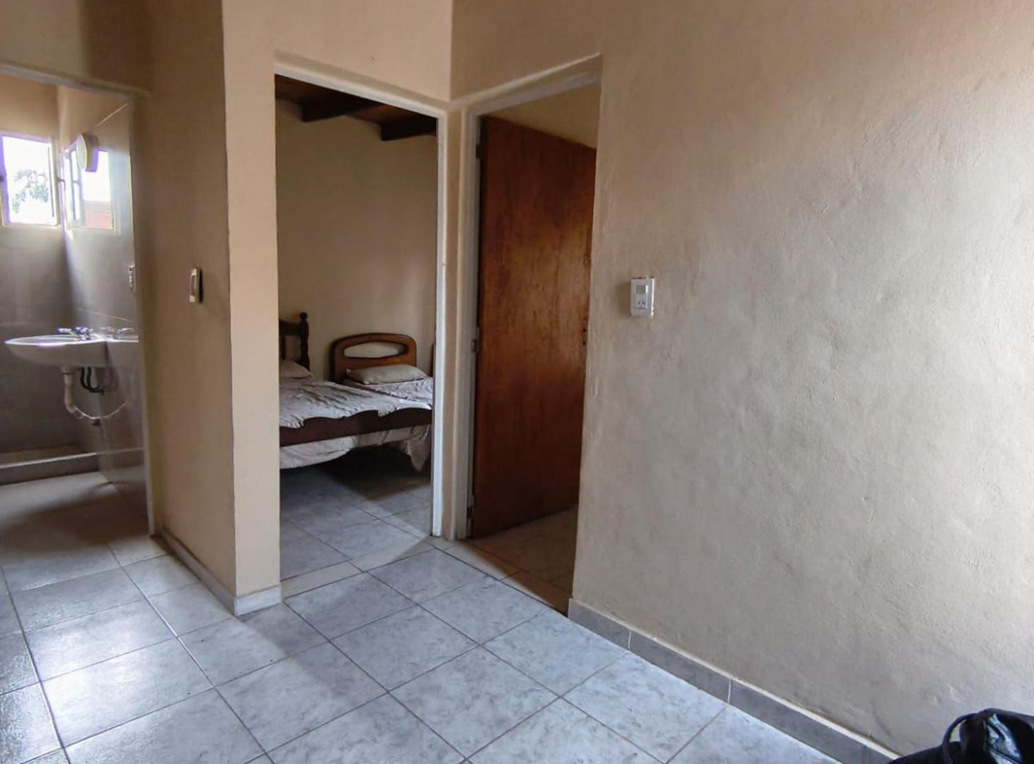 Foto de CASA EN VENTA 3 DORMITORIOS ACEPTA PERMUTA, imagen 3