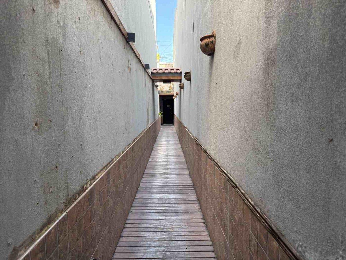 Foto de VENTA OFICINA AMPLIA EN PH QUINCHO Y TERRAZA, imagen 5