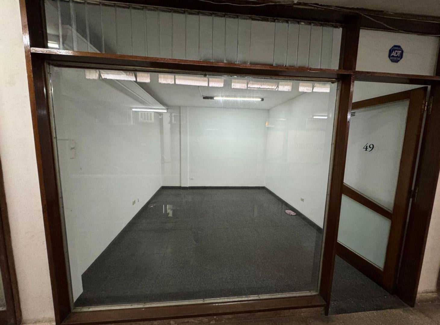 Foto de VENTA OFICINA APTA LOCAL ZONA CENTRO OPORTUNIDAD, imagen 1