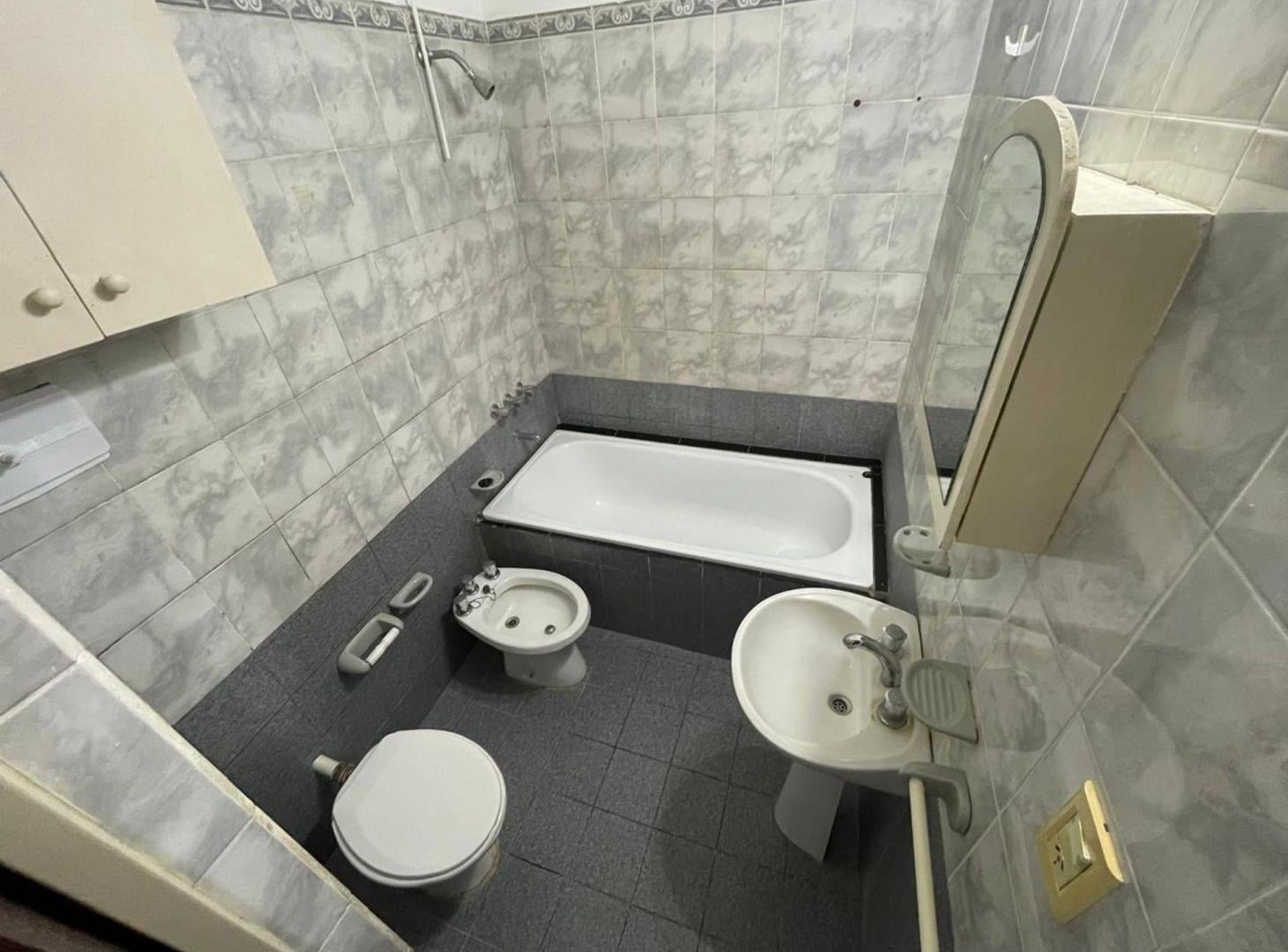 Foto de CASA EN VENTA FUNES JARDIN PILETA APTA CREDITO, imagen 4