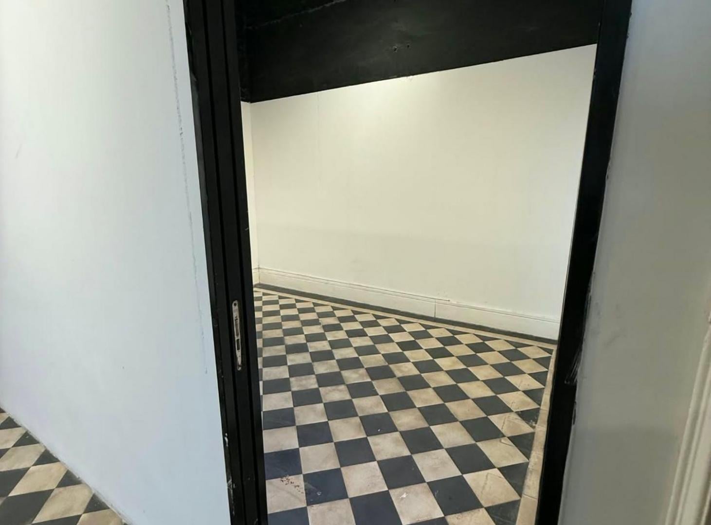 Foto de LOCAL COMERCIAL EN ALQUILER 100 M2, imagen 5