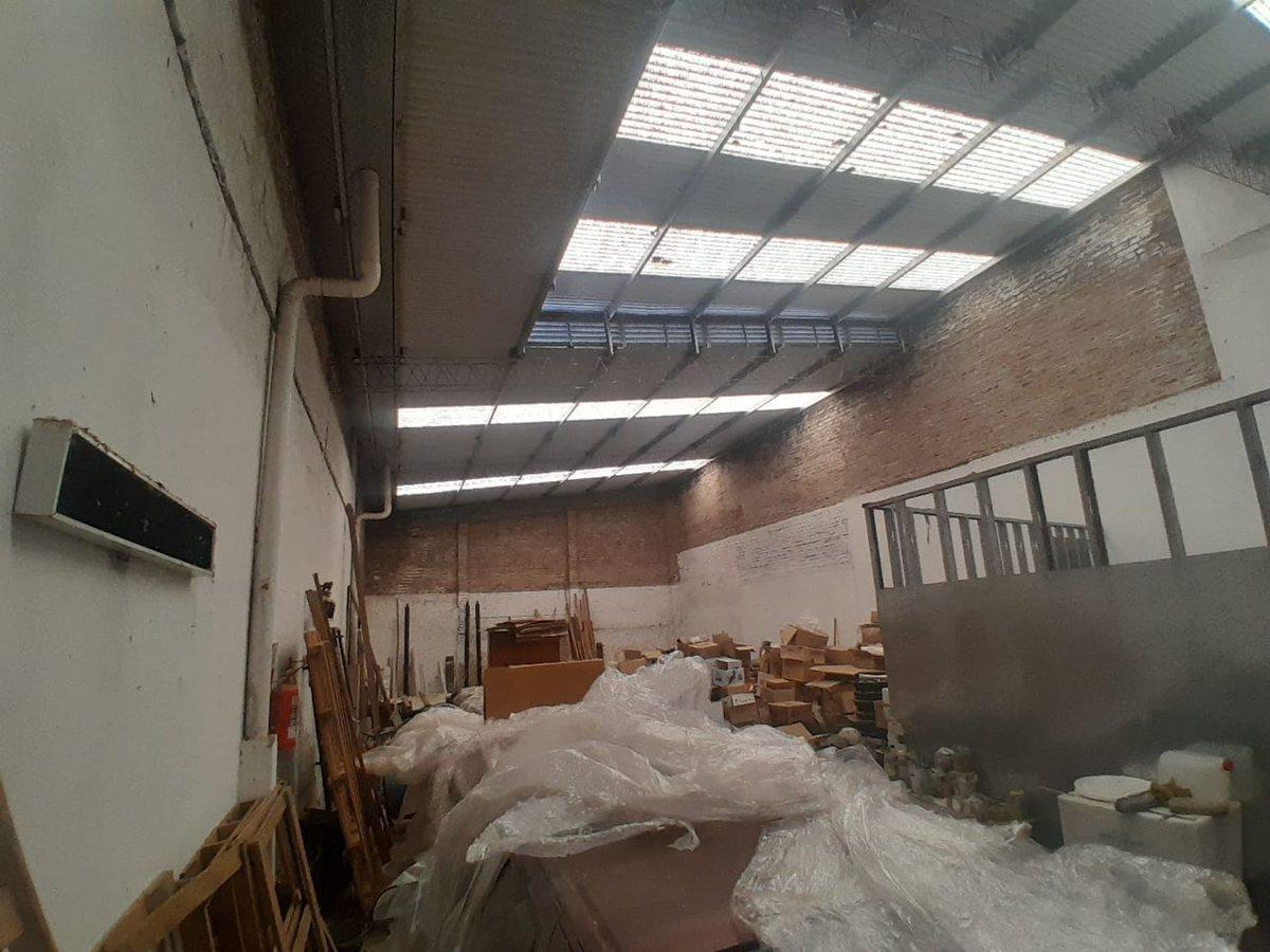 Foto de GALPON VENTA B INDUSTRIAL CON LOCAL U OFICINAS, imagen 2