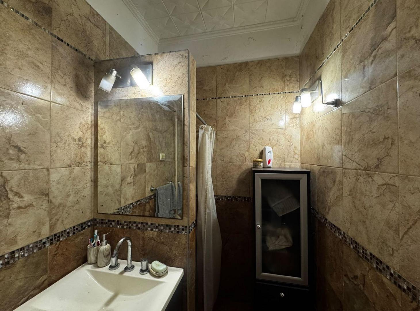 Foto de CASA EN VENTA 2 DORMITORIOS ZONA SUR A RECICLAR, imagen 3