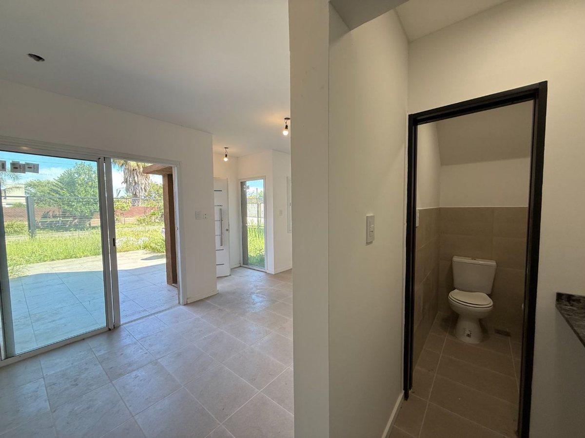 Foto de CASA EN VENTA 2 DORMITORIOS DUPLEX EN ROLDAN TS2, imagen 1