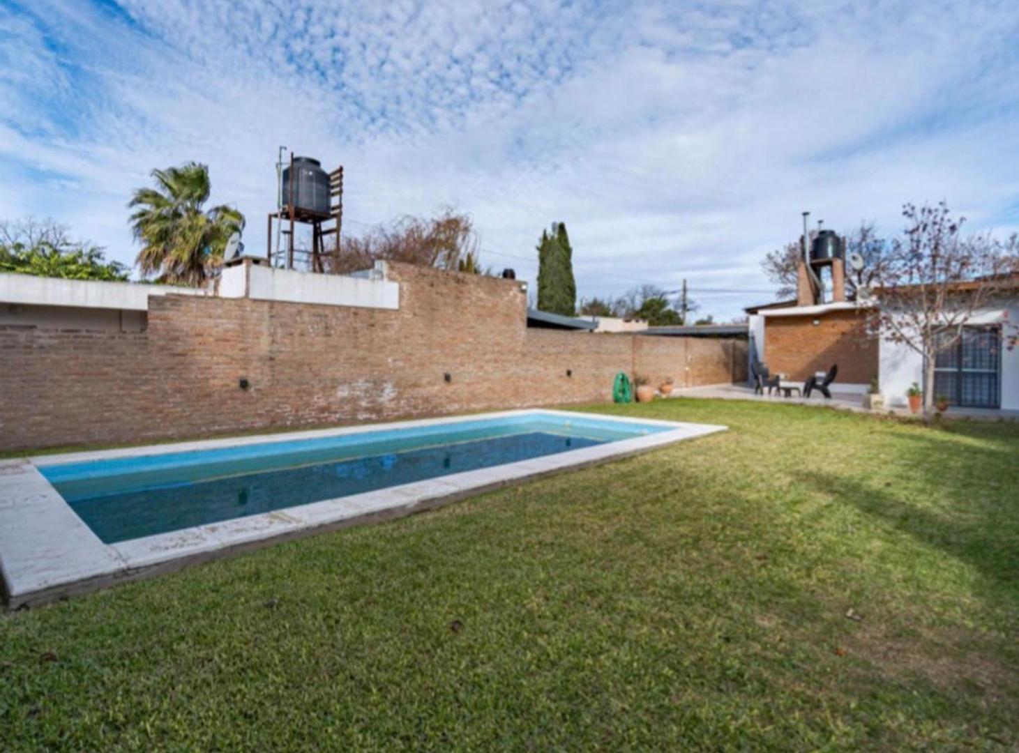 Foto de FUNES CASA DE 3 DORMITORIOS CON PILETA, imagen 3