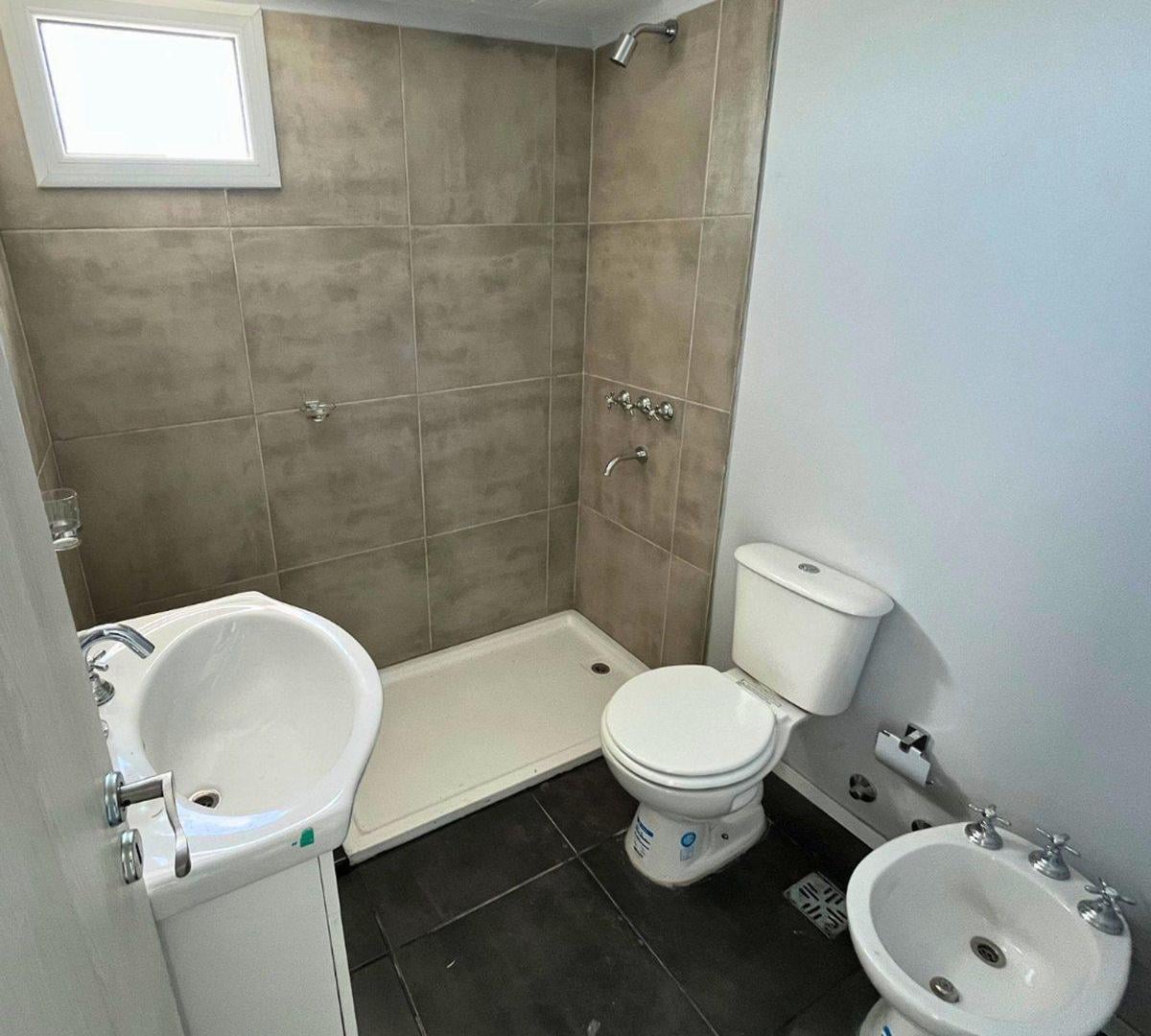 Foto de VENTA DEPTO DUPLEX 2 DORMITORIOS ESTRENAR ARROYITO, imagen 5