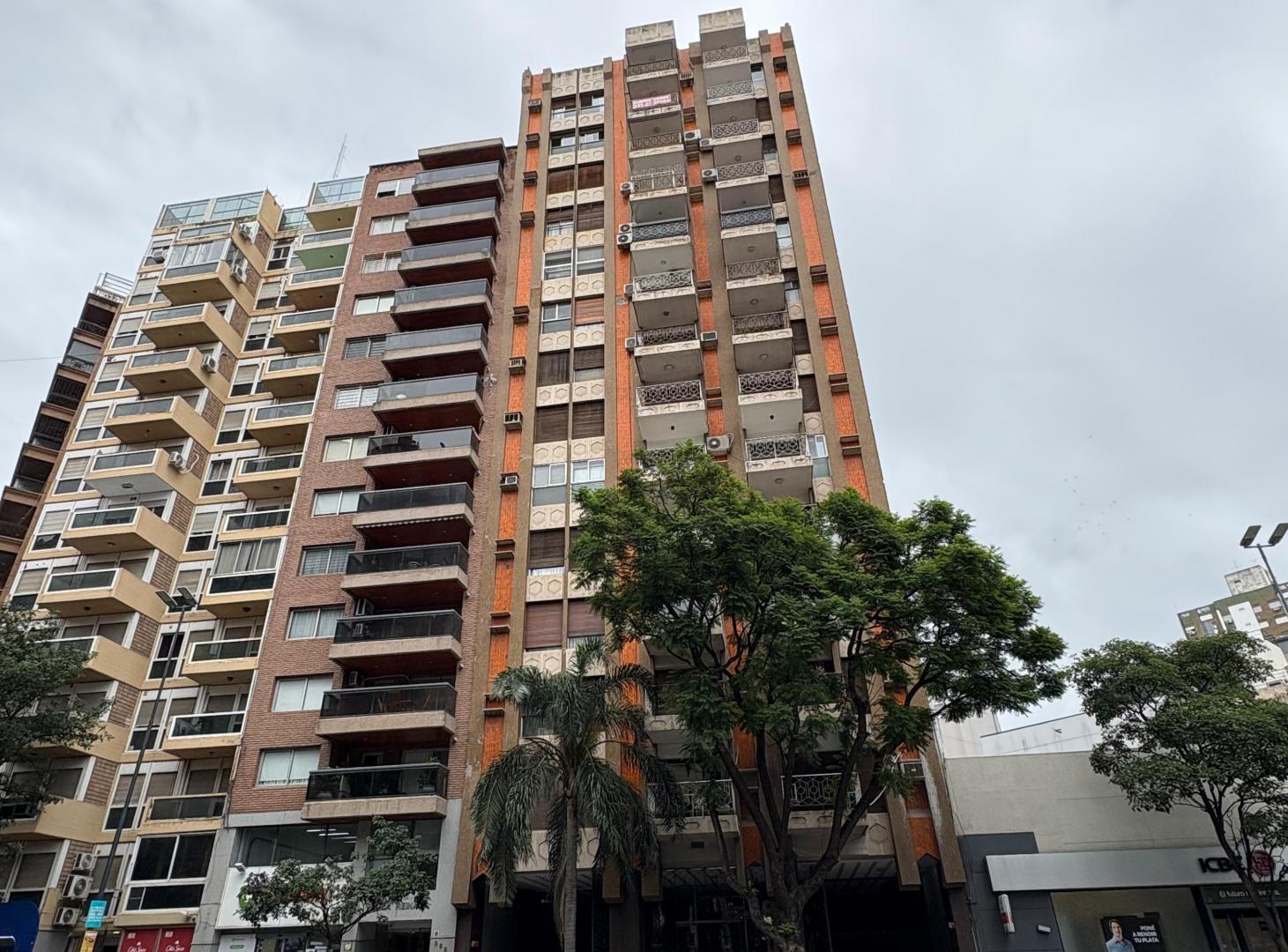 Departamento de 3 dormitorios en venta en Nueva Córdoba C/cochera