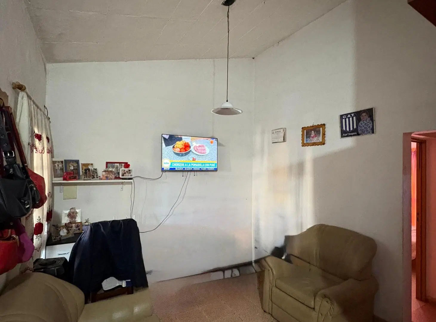 VENDO Casa 2 dormitorios en venta en René Favaloro 4