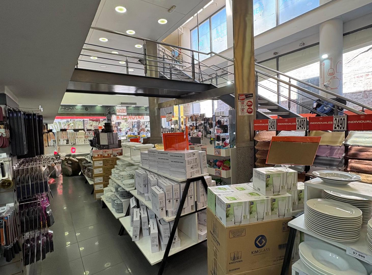 Foto de ALQUILO IMPORTANTE LOCAL COMERCIAL CALLE ITUZAINGO 238 - CENTRO CORDOBA, imagen 1