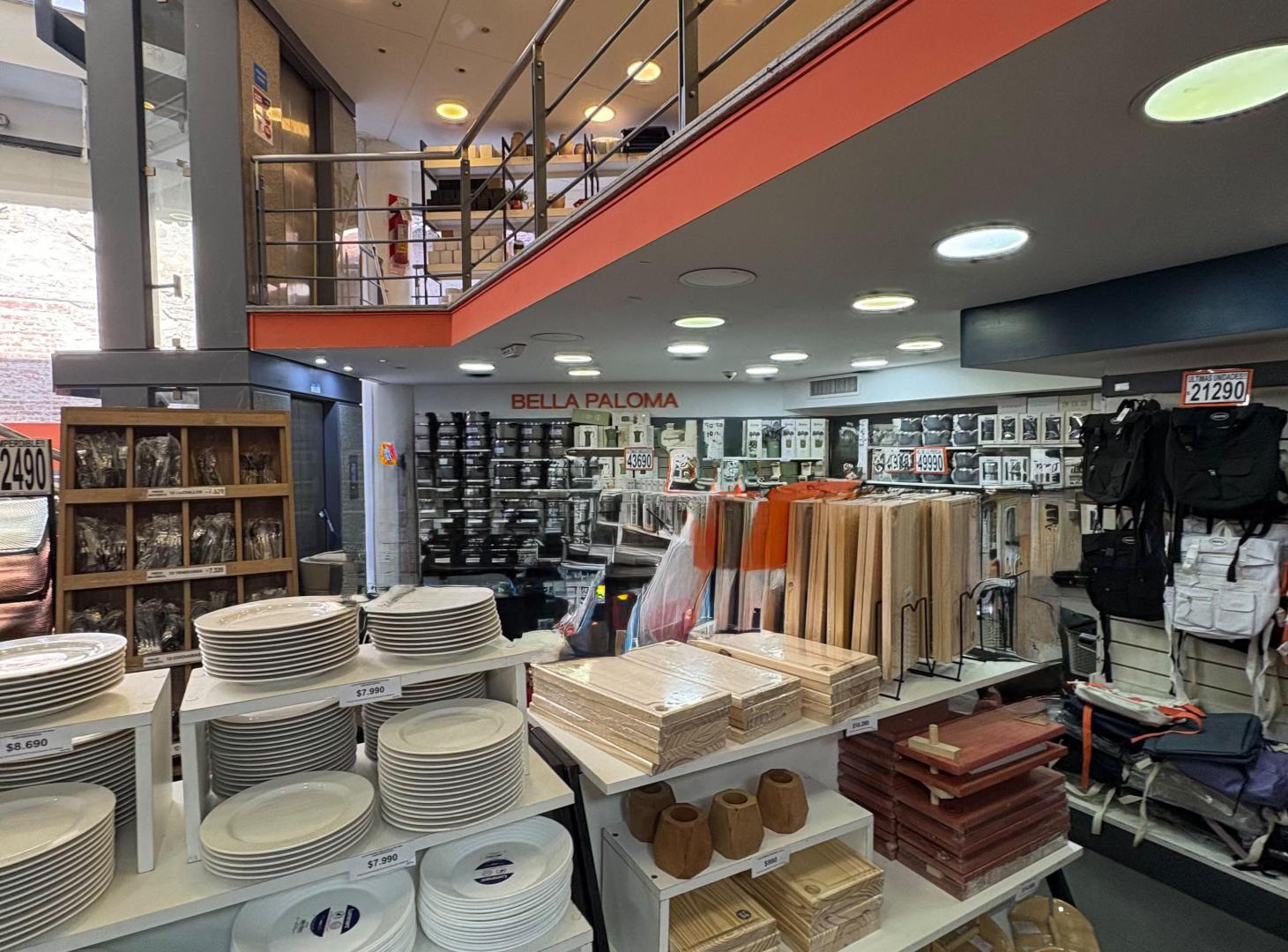 Foto de ALQUILO IMPORTANTE LOCAL COMERCIAL CALLE ITUZAINGO 238 - CENTRO CORDOBA, imagen 3