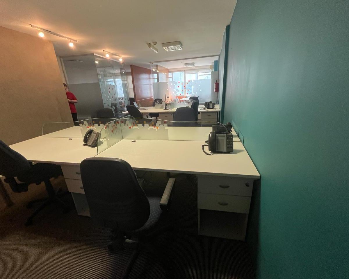 Oficina en Venta Piso Entero de 180 m en Excelente Estado. 3